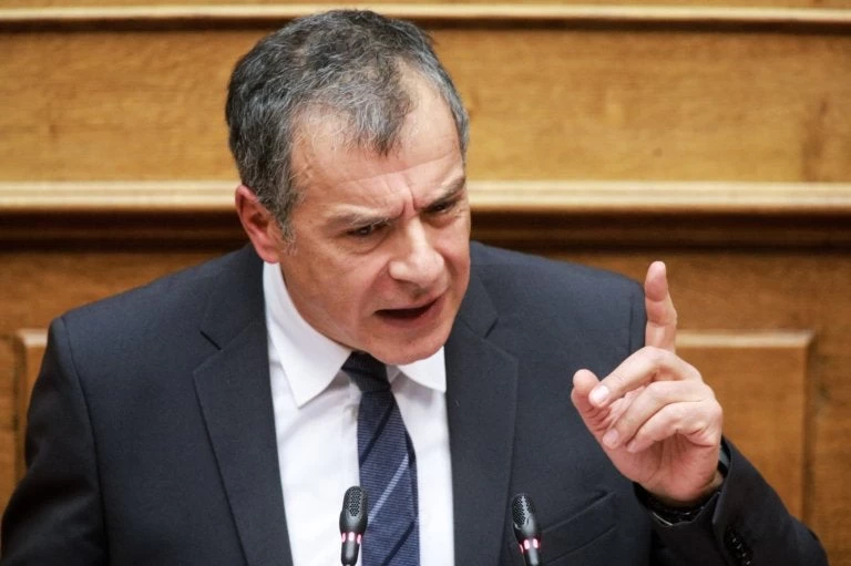 Το Ποτάμι κατηγορεί τον Άδωνι Γεωργιάδη για τις αποχωρήσεις Αμυρά και Ψαριανού